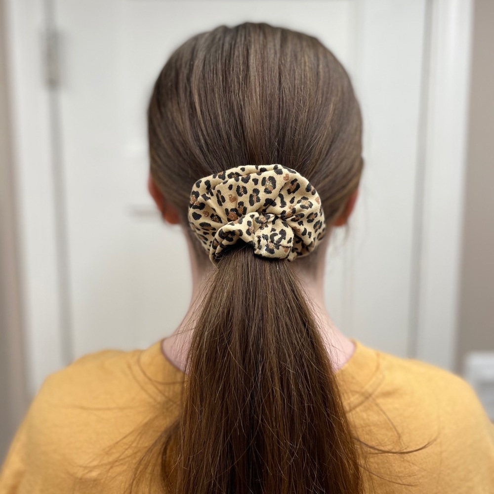 HOMEMADE SCRUNCHIES
